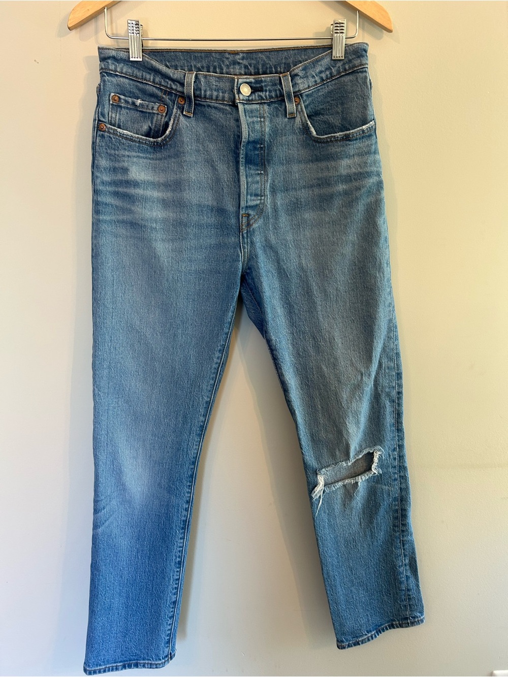 Levi's Womens 501 High Rise Blue Denim Jeans Distressed Ripped Knee size 29